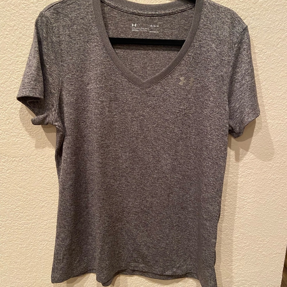 UNDER ARMOUR Womens Shirt. Size Large.